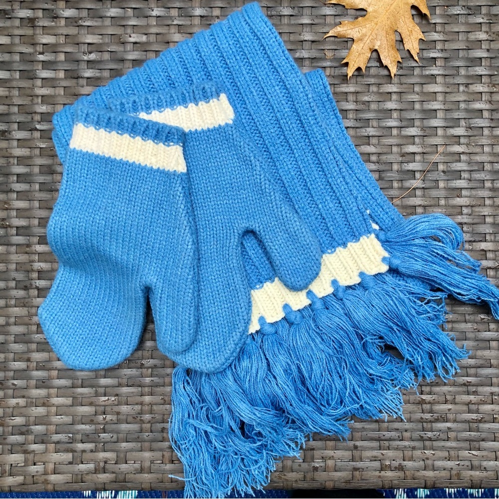 New Mittens & Scarf Set